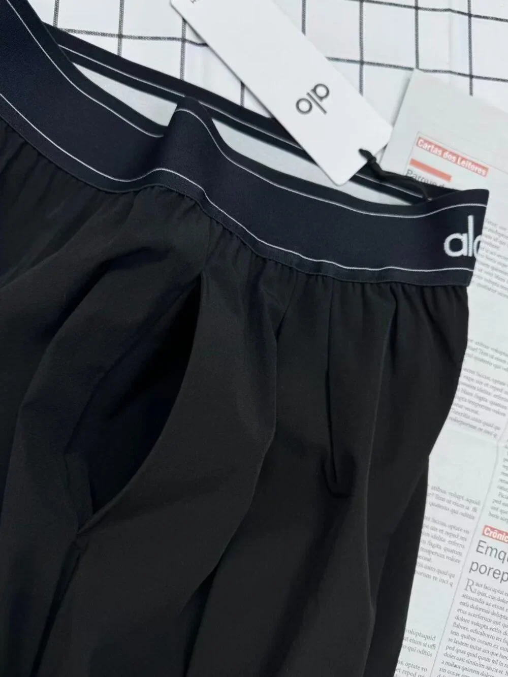 ALO Yoga 😊 Women's Black  High Waist Straight Leg Suit Up Pants 🖤 NWT(30-inch) - Picture 5 of 9